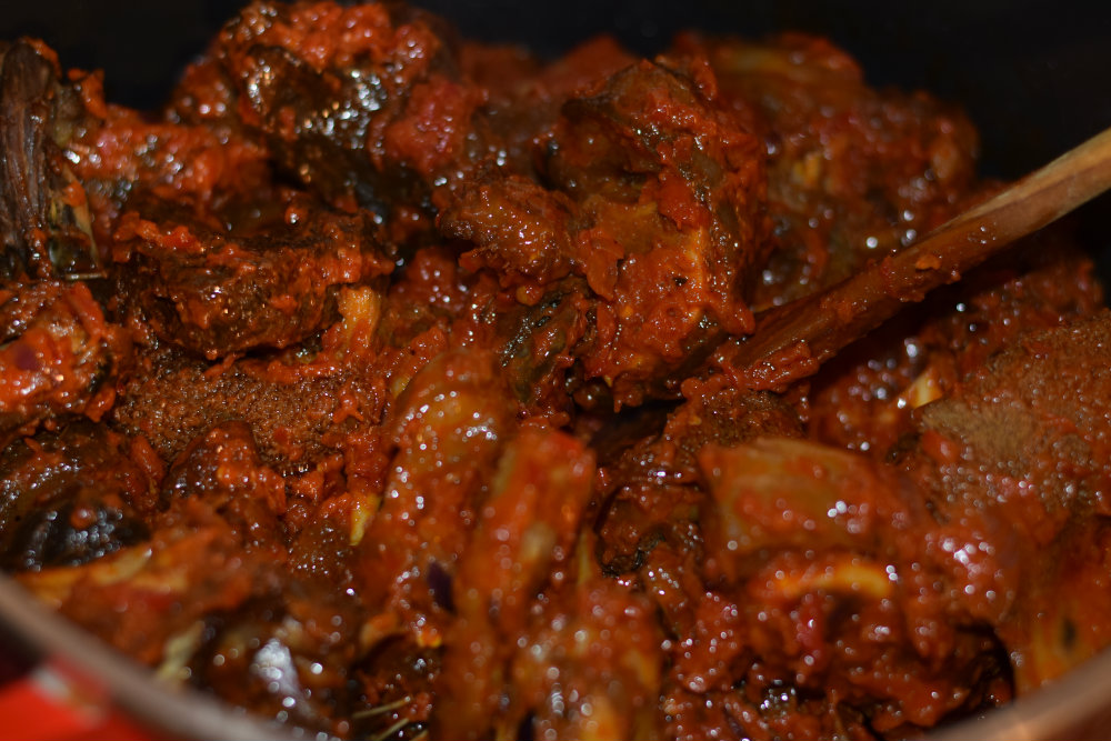 Peppered meat and plantain
